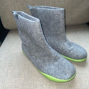 Camper Gore-Tex indoor/outdoor Gray Felt Boots
Waterproof. See pics